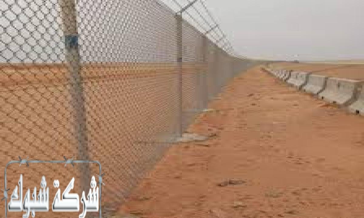 تساعد شبوك الطرق على توجيه حركة السير بشكل أكثر أماناً.