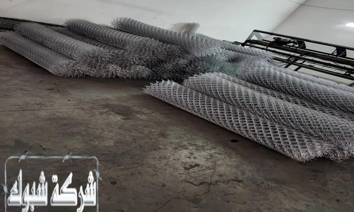 شبك مجلفن ملبس بمادة البلاستيك الأخضر (PVC) | حماية فعالة للحدائق والممتلكات