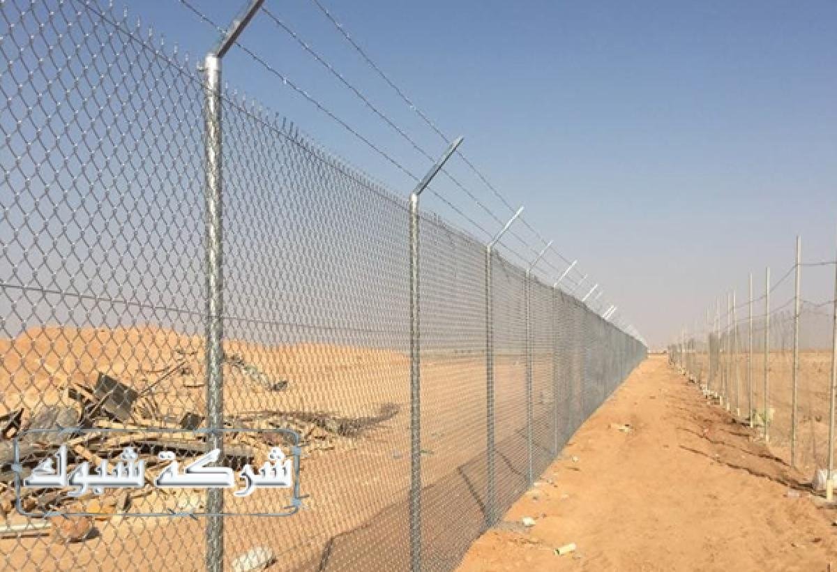 شبوك أراضي تحمي المزارع من الحيوانات البرية وتمنع التعديات غير المرغوب فيها.