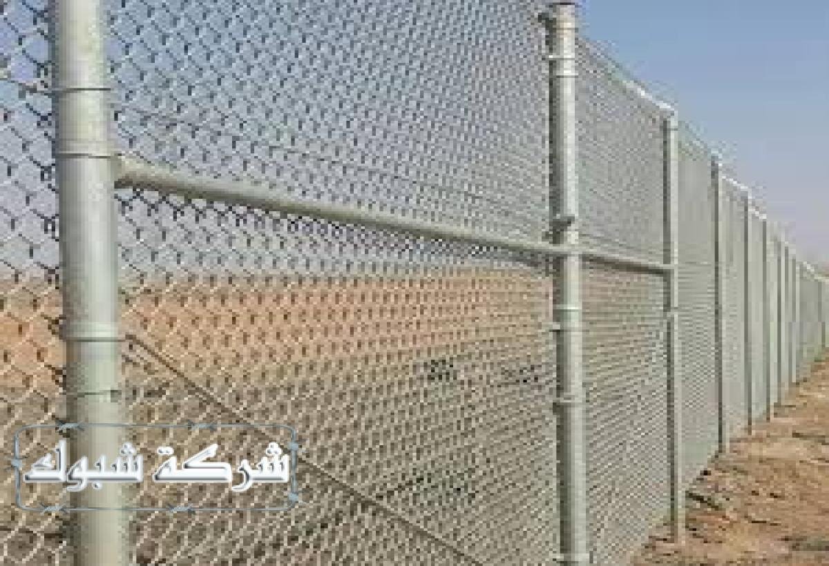 شبوك حديد مقاومة للتآكل وتوفر حماية مستدامة للأراضي والمزارع.