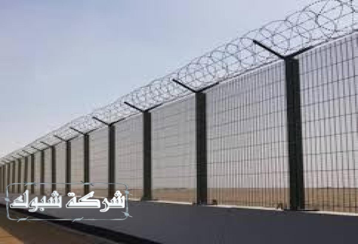 شبوك قوية تحمي الممتلكات والمزارع من التعديات وتمنع دخول الحيوانات.